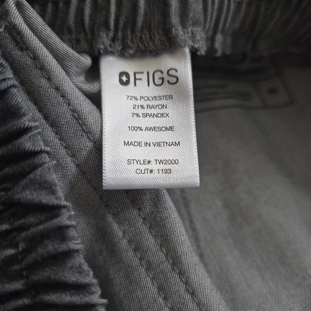 FIGS Technical Collection Scrub Pants Womens Medium Gray Cargo TW2000 Drawstring